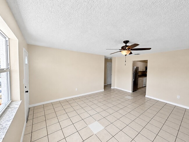 Photo - 1901 SW 97th Ter