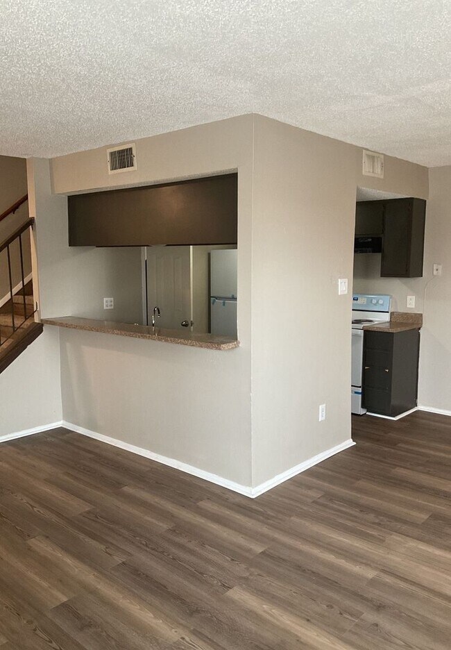 Photo - COMING SOON! Unit 4505 Westcliff Road - B