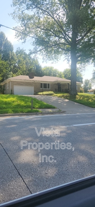 Building Photo - 7601 Shepherdsville Rd Rental