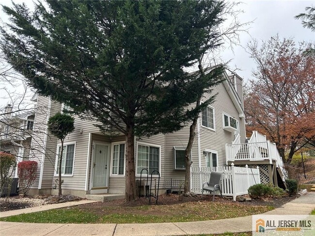 Building Photo - 45 Stevens Ct