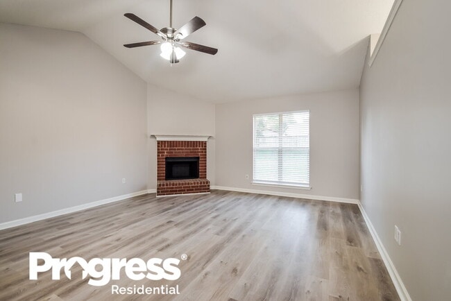 Photo - 10712 Oak Cir N