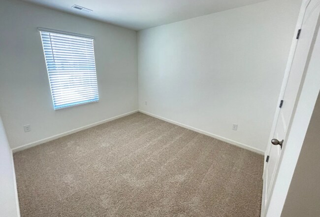 229 Chelsea Pk Cir