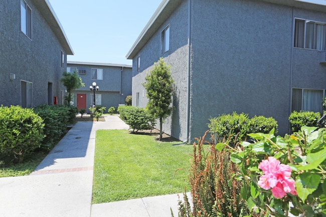 Pasarela - Casa Royale Apartments