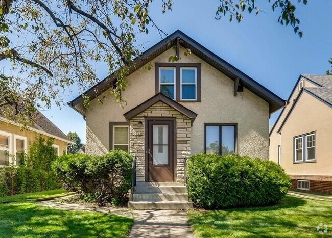 Building Photo - 3347 N Washburn Ave Rental