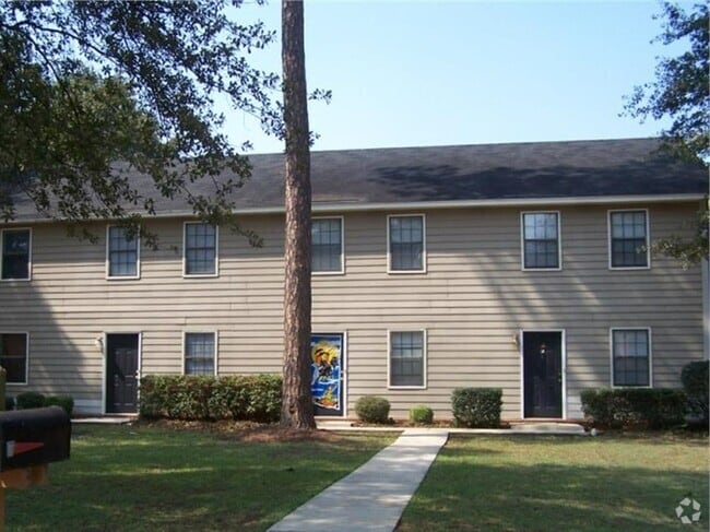 Building Photo - 2702 Doncaster Dr Unit B Rental
