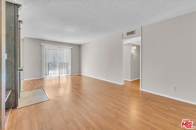 Photo - 5437 Corteen Pl Unit 106