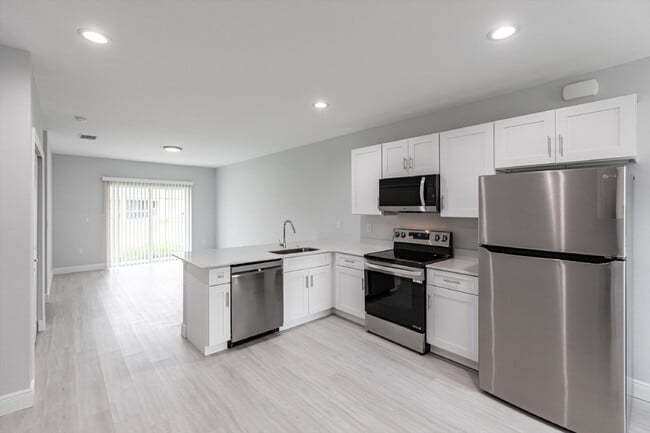 Photo - BRAND NEW Construction, 3 bed / 2 bath Ren...