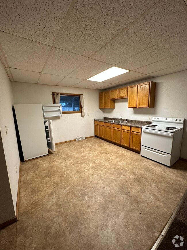 Building Photo - 117 E Main St Rental