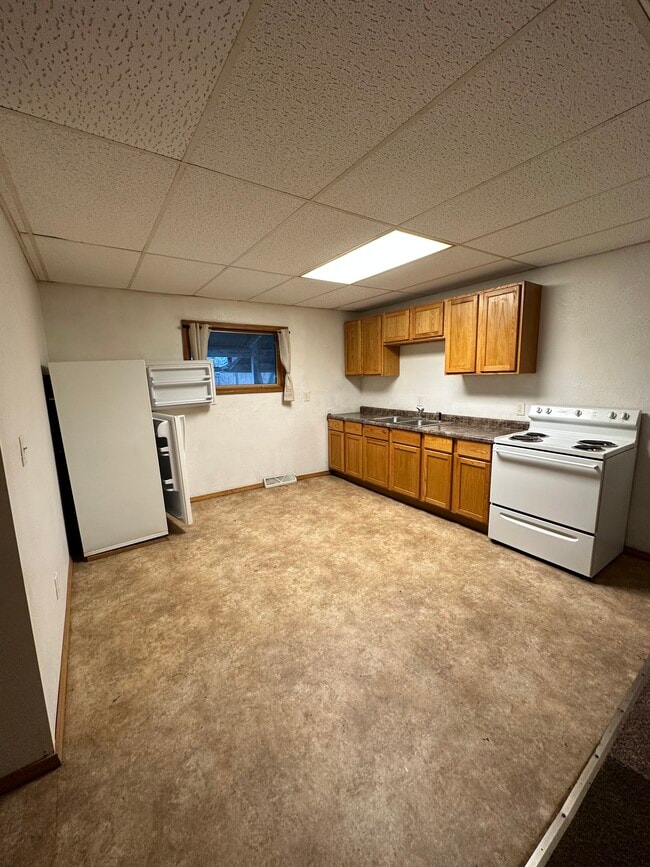 Building Photo - 117 E Main St Rental