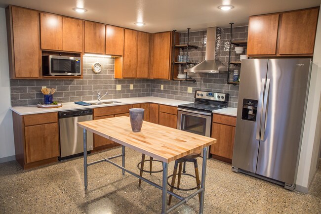 Photo - Sheyenne Plaza