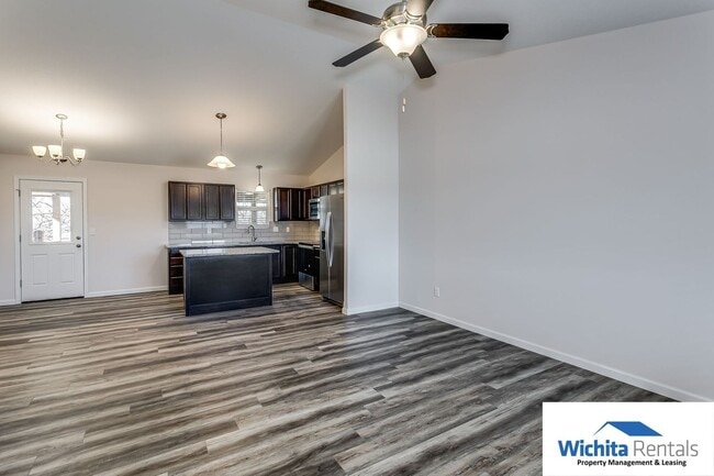 Photo - Newer 4 bed, 3 bath duplex!