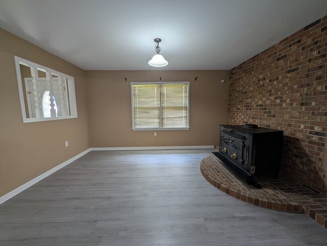 Photo - 701 Waters Dr