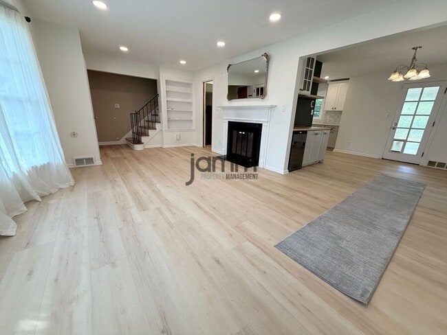 Photo - 2787 Derbyshire Rd