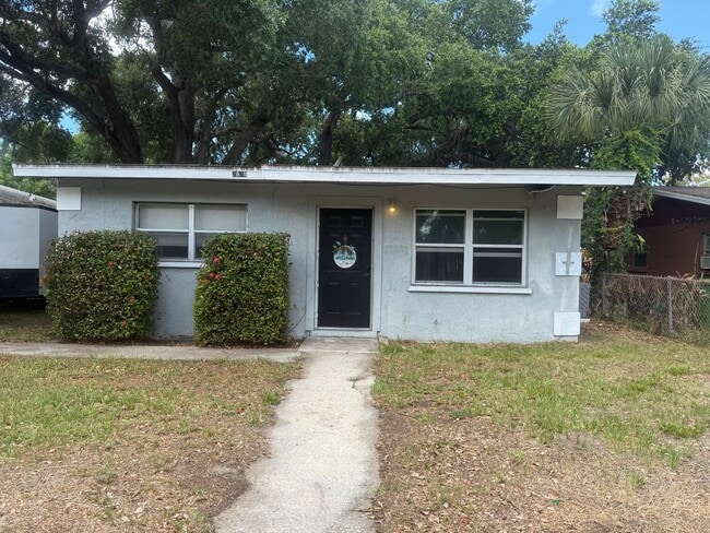 Building Photo - 3 Bedroom Sarasota Home