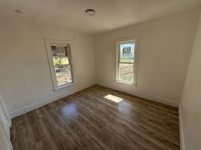 Photo - 8112 Melrose Ct W