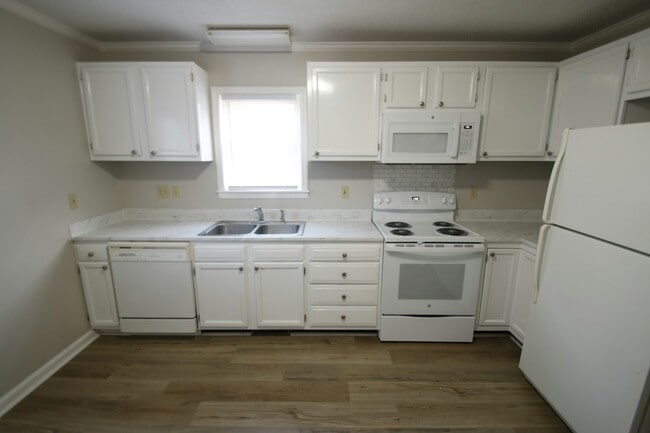 Photo - 92 Akron Ave