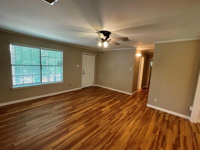 Photo - 6211 Chesterfield Ave