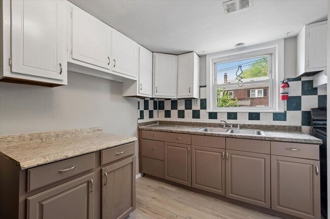 Photo - 2609 Kane St