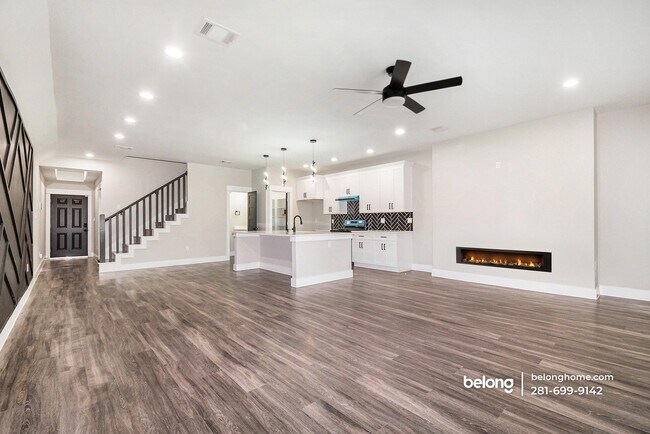 8119 Venus St