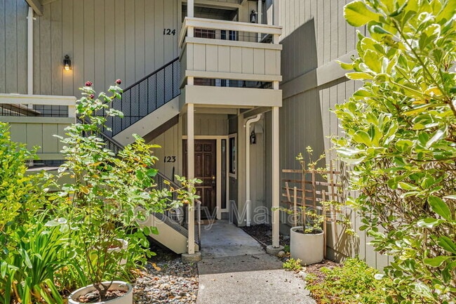 Building Photo - 111 Bean Creek Rd Unit #123 Rental