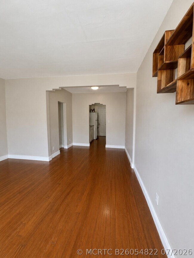 317 NE 13th Ave Unit 2