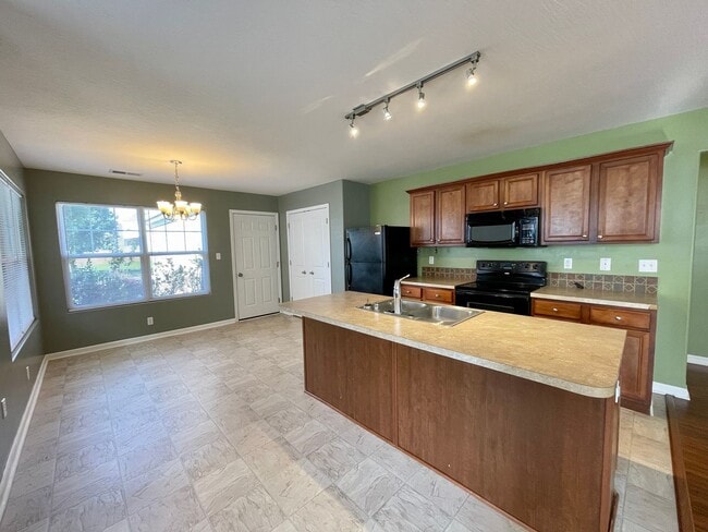 Photo - 2029 Drummond Dr