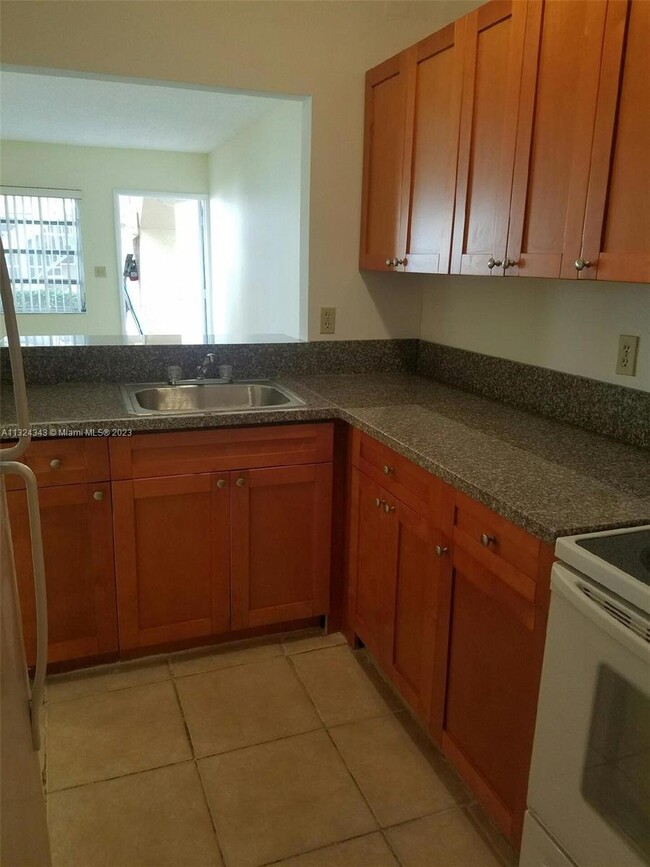 Photo - 1025 Twin Lakes Dr Condominio Unidad 28A