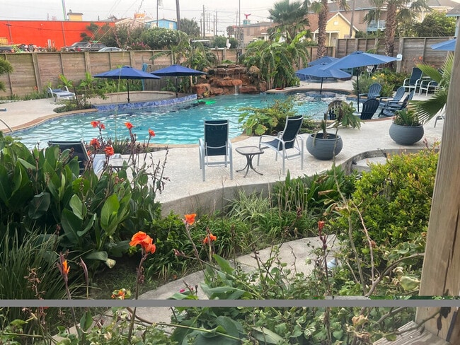 2015 24th Street Rear Unit SI ID1579458P
