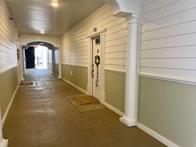 Photo - Available May 11th. GROUND FLOOR 3BR/2 BA Condo in Riverland Woods!