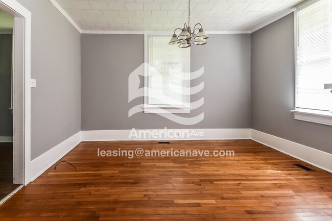 Photo - 204 S Adair St