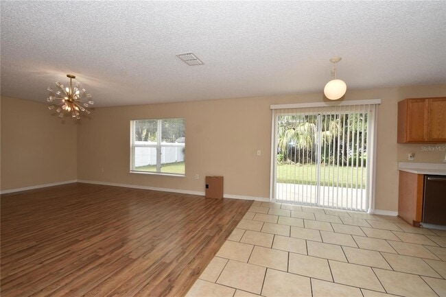 27 Riverdale Ln