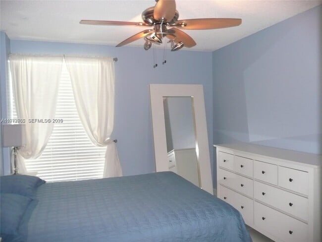 Photo - 17560 Atlantic Blvd Unit 503