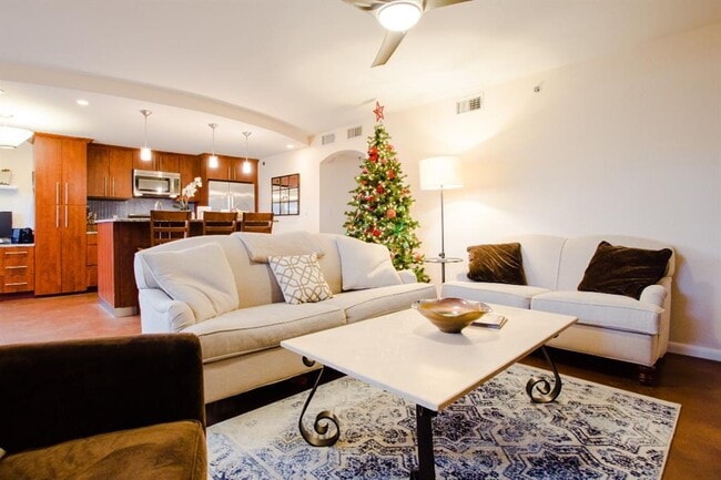 Building Photo - 41 Waller St Unit 103