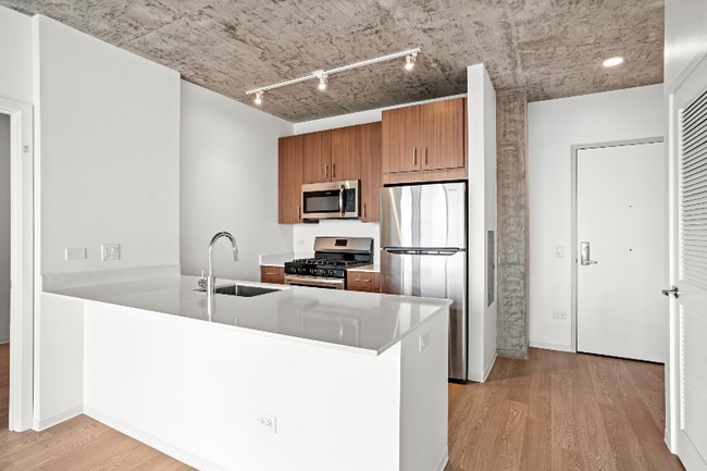 Photo - 1362 S Wabash Ave