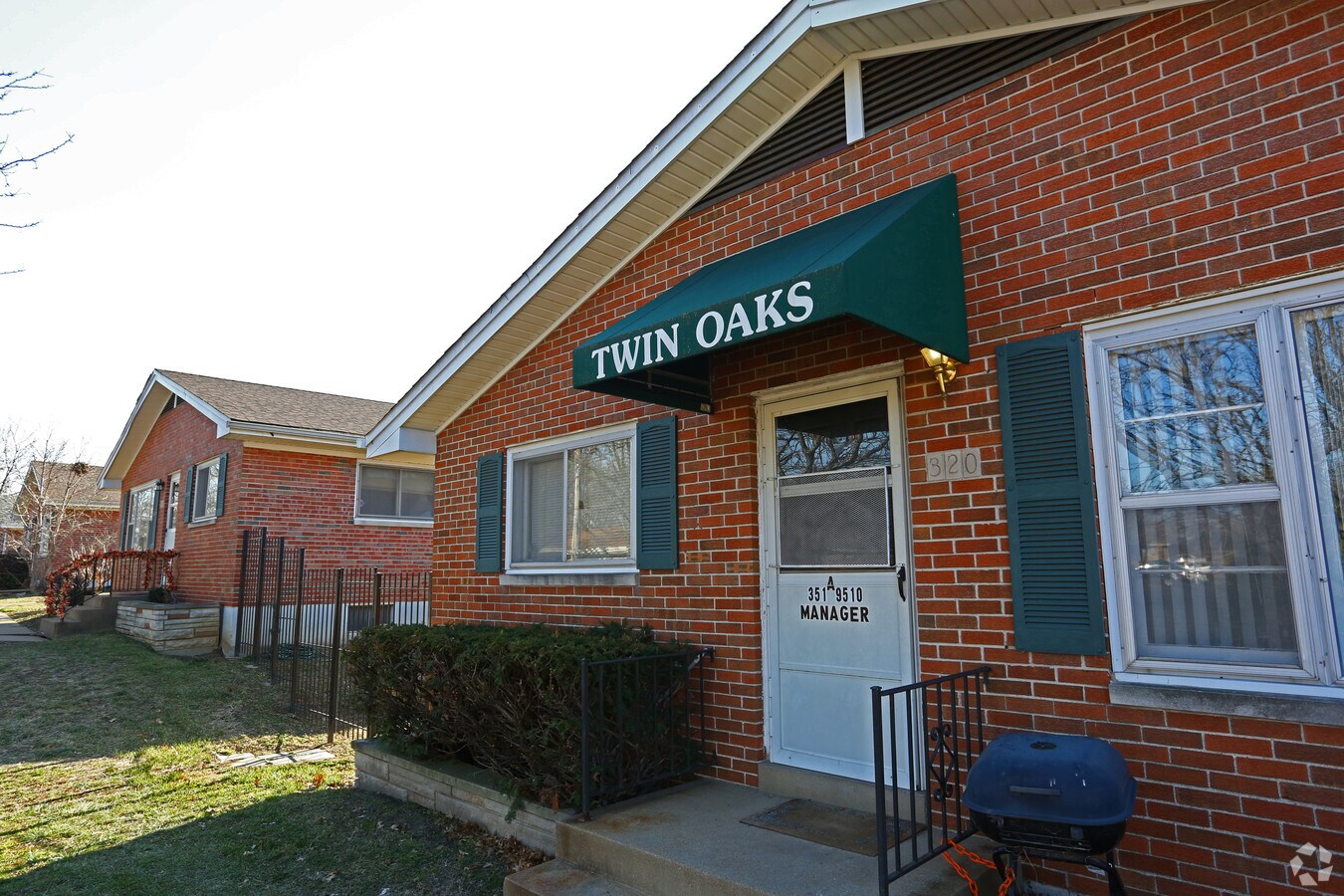 Twin Oaks Apartments - Twin Oaks Apartments