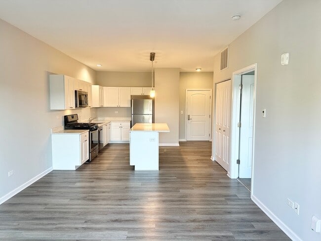 Photo - 301 N Madison St Unit 4C