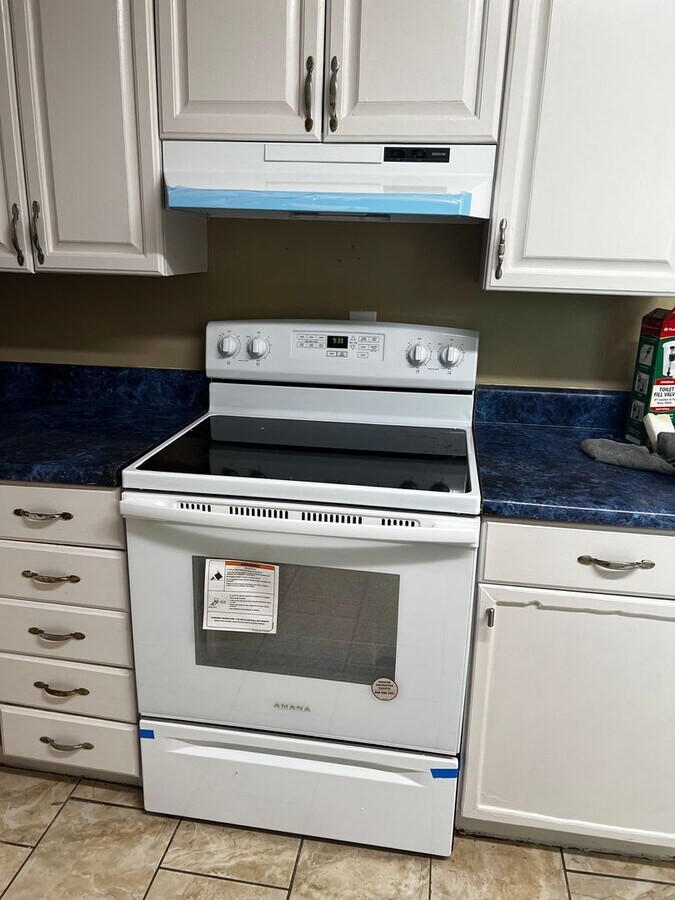 Photo - 3Bed 1Bath available with $500 off 1 month rent!