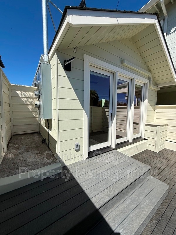 Photo - 404 Grand Ave