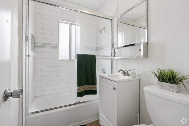 2BR, 1BA - Bathroom