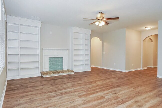 102 Serenola Ct