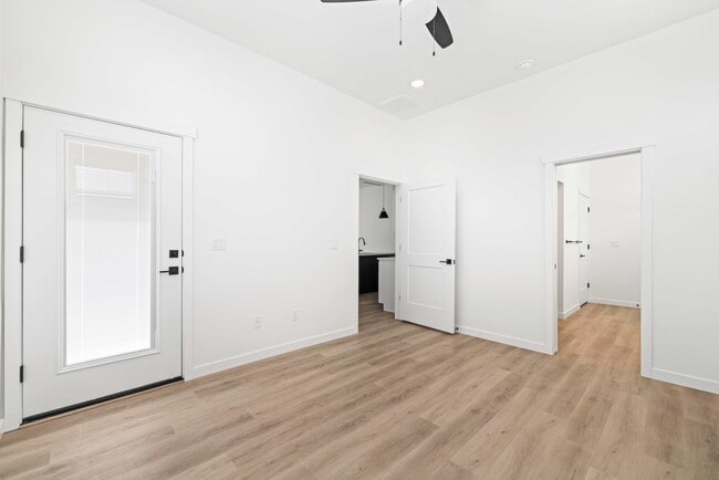 Photo - 4203 Hill Ln