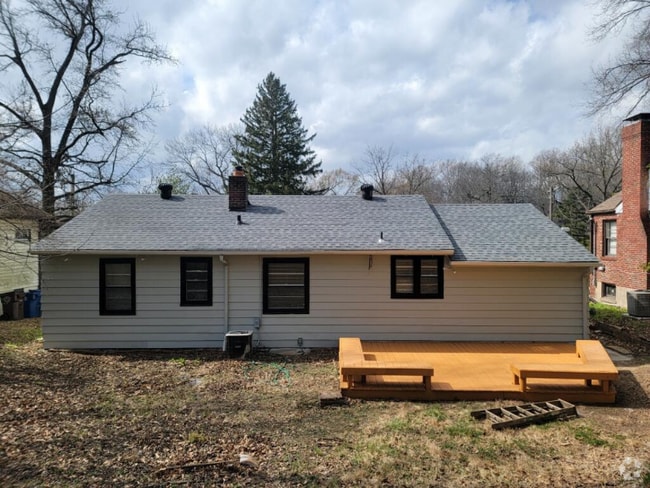 Building Photo - 212 S Barat Ave Rental