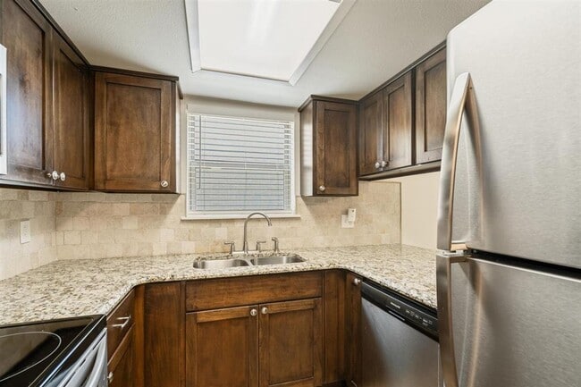 Photo - 111 Rhonda St