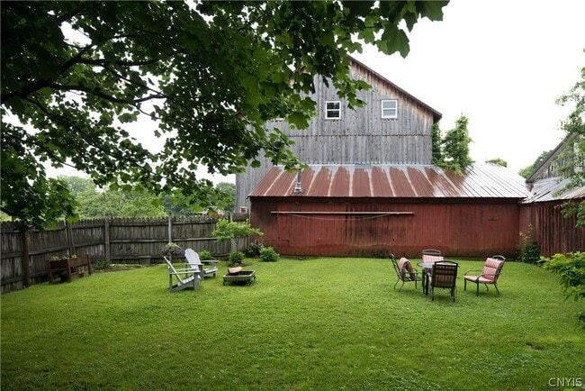 Photo - 1322 E Genesee St