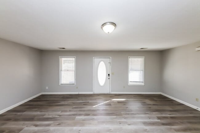 Photo - 350 Anna Ave