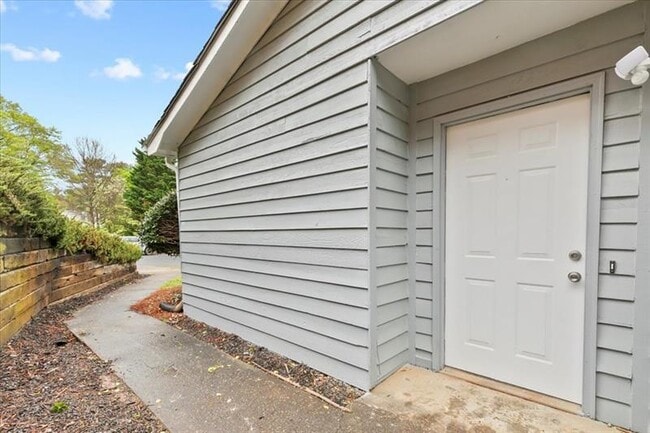 Photo - 1714 Wynndowne Trail