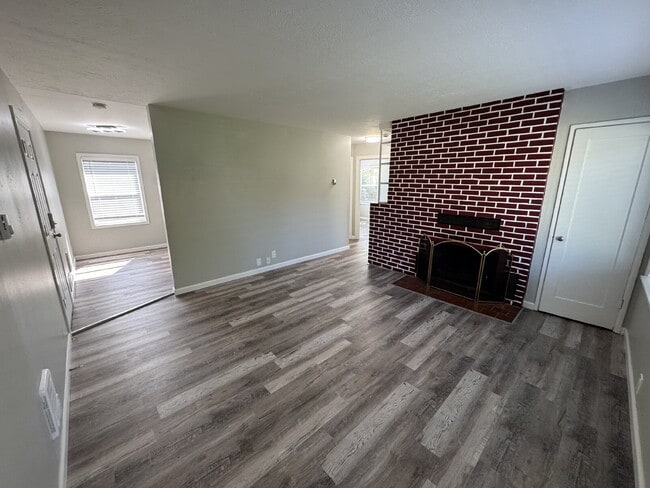 Photo - Beautifully Renovated 2 Bedroom House With...