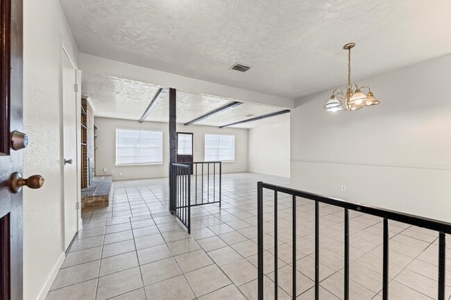 Photo - 711 Whippoorwill Dr