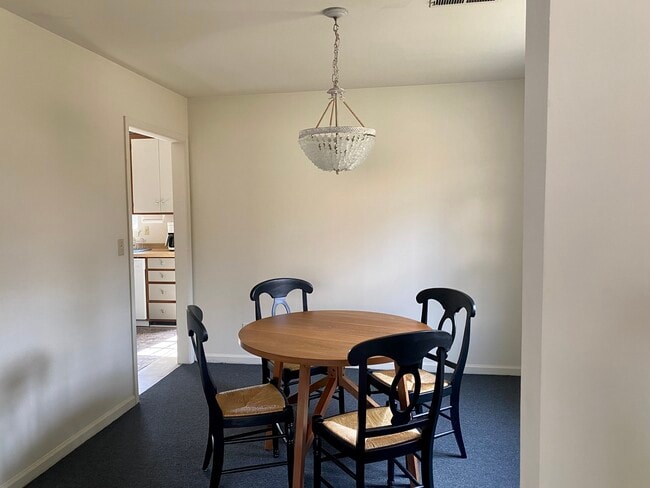 Photo - 1102A Grove St