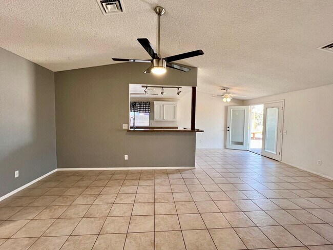 Photo - 4427 N 102nd Dr